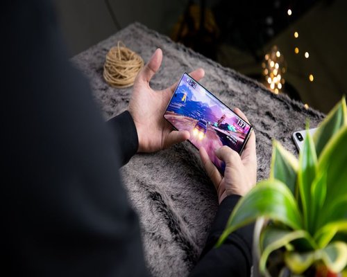 Smartphone showing a BEGINNERS gaming guide